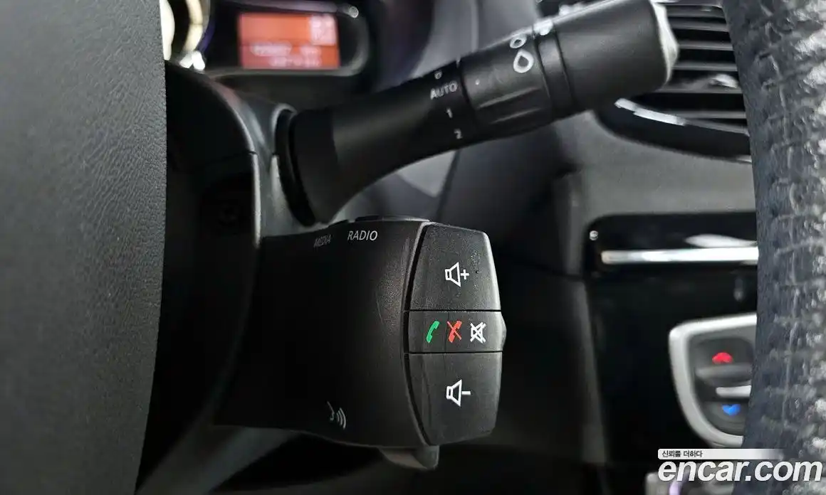 Renault SM3 2016 1.6 Автомат в Москве № 535709, фото 13