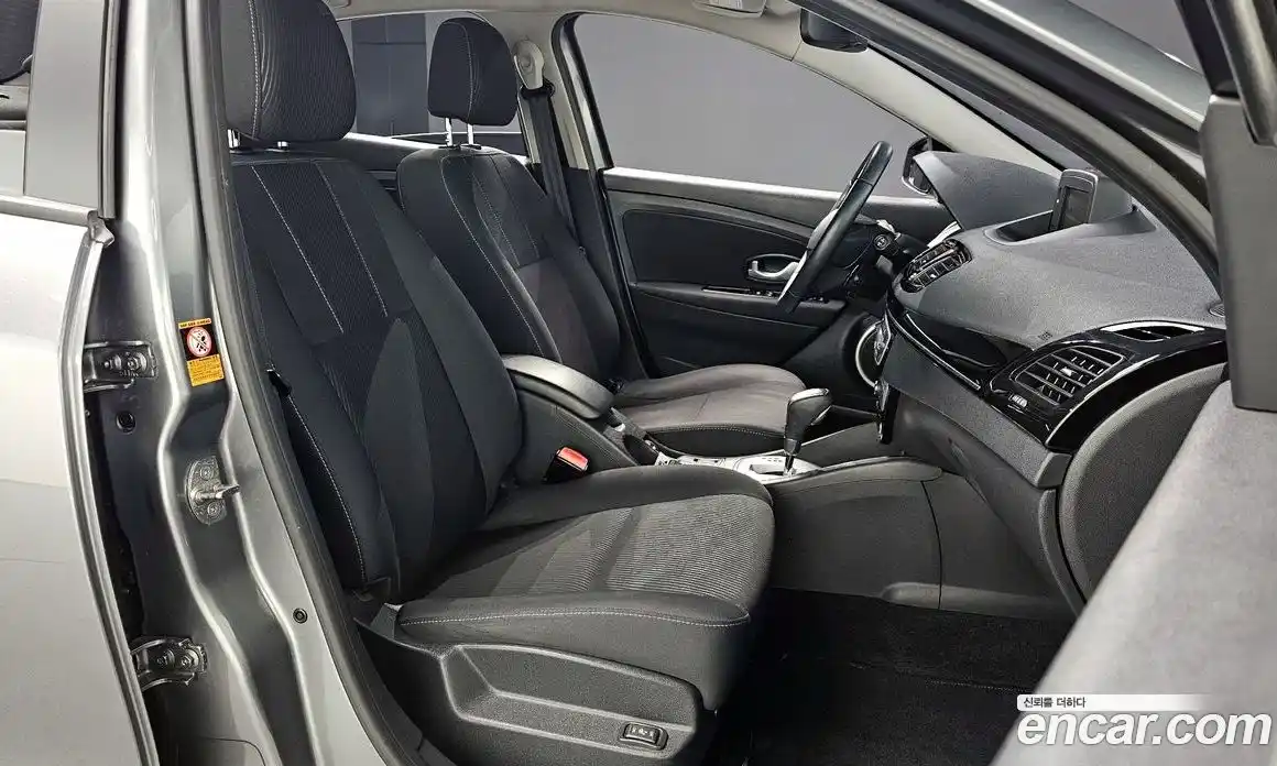 Renault SM3 2016 1.6 Автомат в Москве № 535709, фото 9