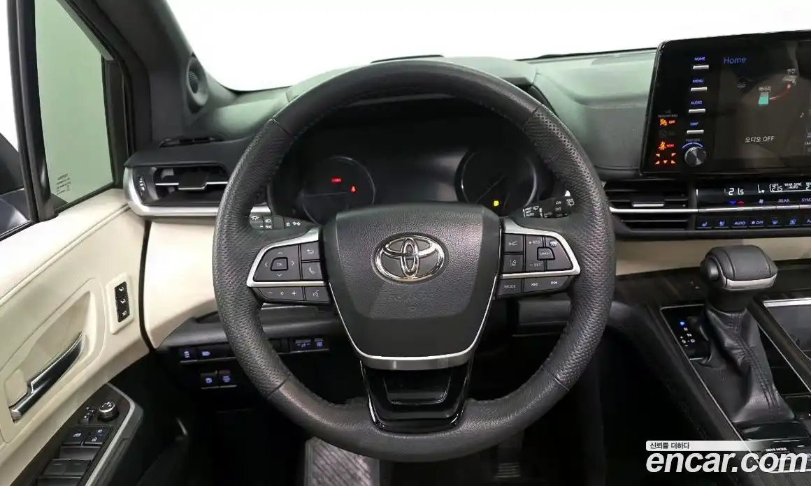 Toyota Sienna 2022 2.5 Автомат в Москве № 535758, фото 13