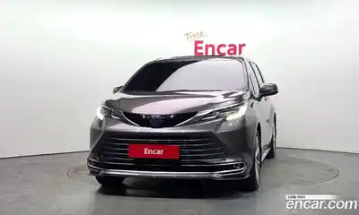 Toyota Sienna 2022 2.5 Автомат в Москве № 535758, миниатюра 3