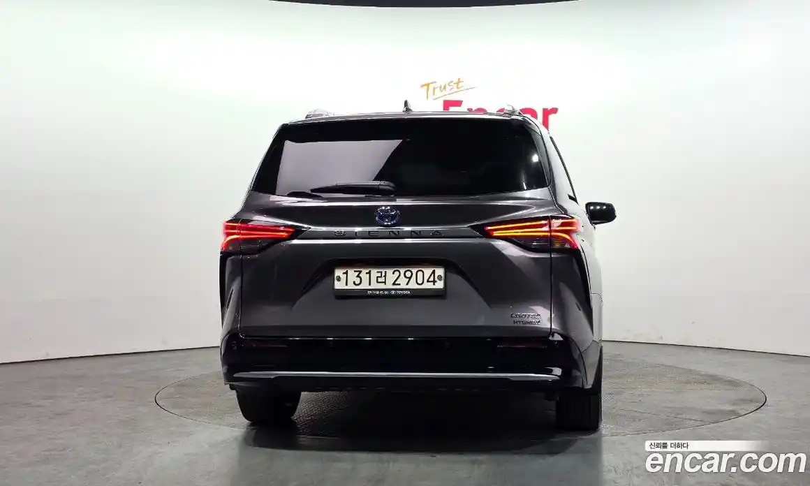 Toyota Sienna 2022 2.5 Автомат в Москве № 535758, фото 4