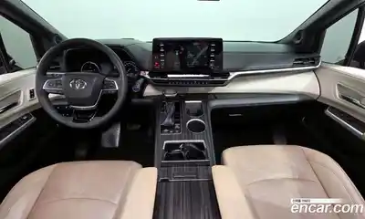 Toyota Sienna 2022 2.5 Автомат в Москве № 535758, миниатюра 7