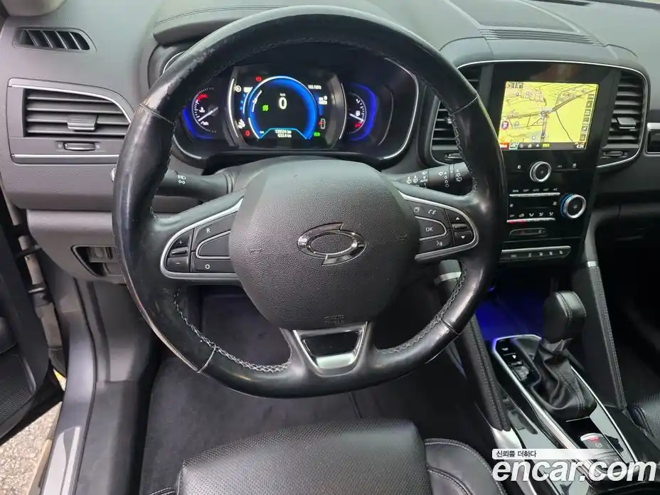 Renault QM6 2017 2.0 Автомат в Москве № 537190, фото 11