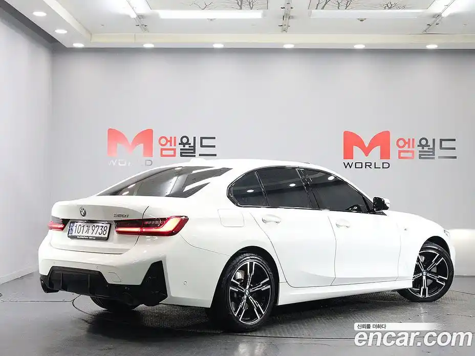 BMW 3-Series 2023 2.0 Автомат в Москве № 538775, фото 2