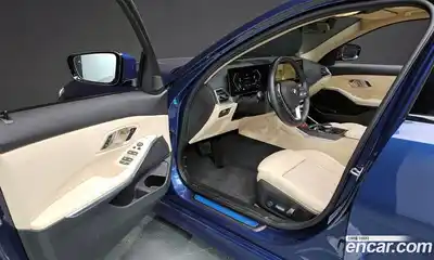 BMW 3-Series 2023 2.0 Автомат в Москве № 539690, миниатюра 10