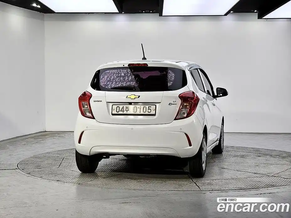 Chevrolet Spark 2016 1.0 Автомат в Москве № 540179, фото 3