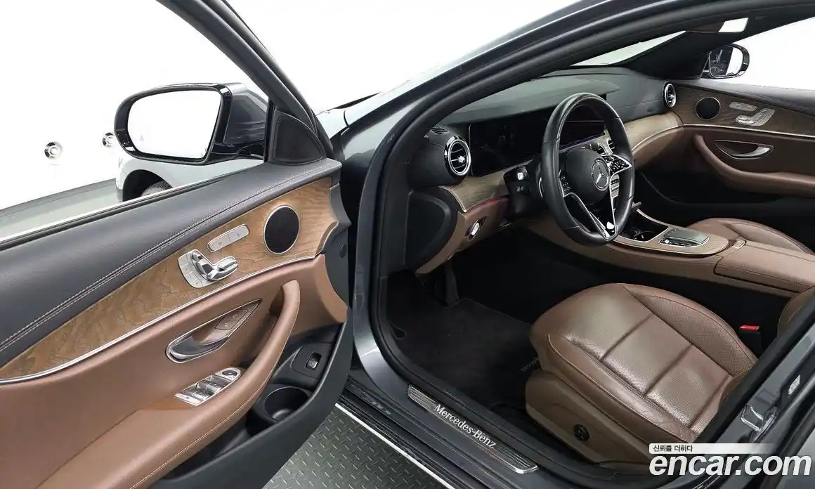 Mercedes-Benz E-Class 2022 2.0 Автомат в Москве № 542545, фото 11