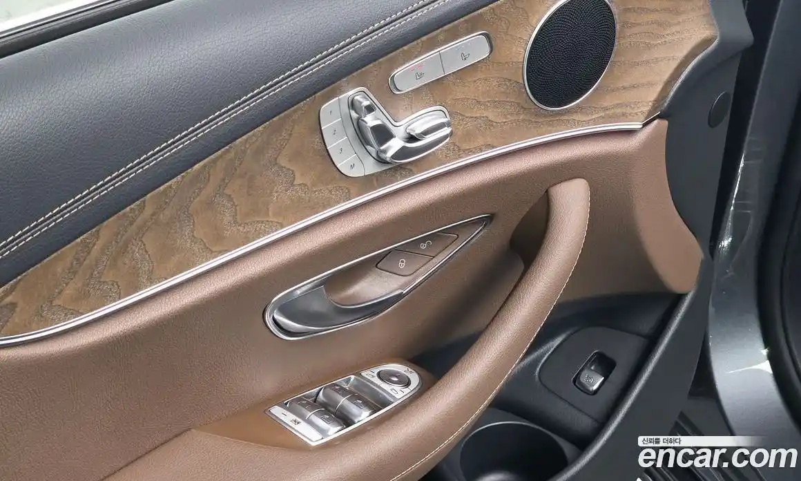 Mercedes-Benz E-Class 2022 2.0 Автомат в Москве № 542545, фото 17