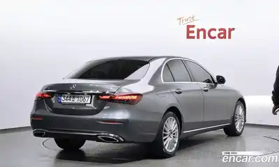 Mercedes-Benz E-Class 2022 2.0 Автомат в Москве № 542545, миниатюра 2