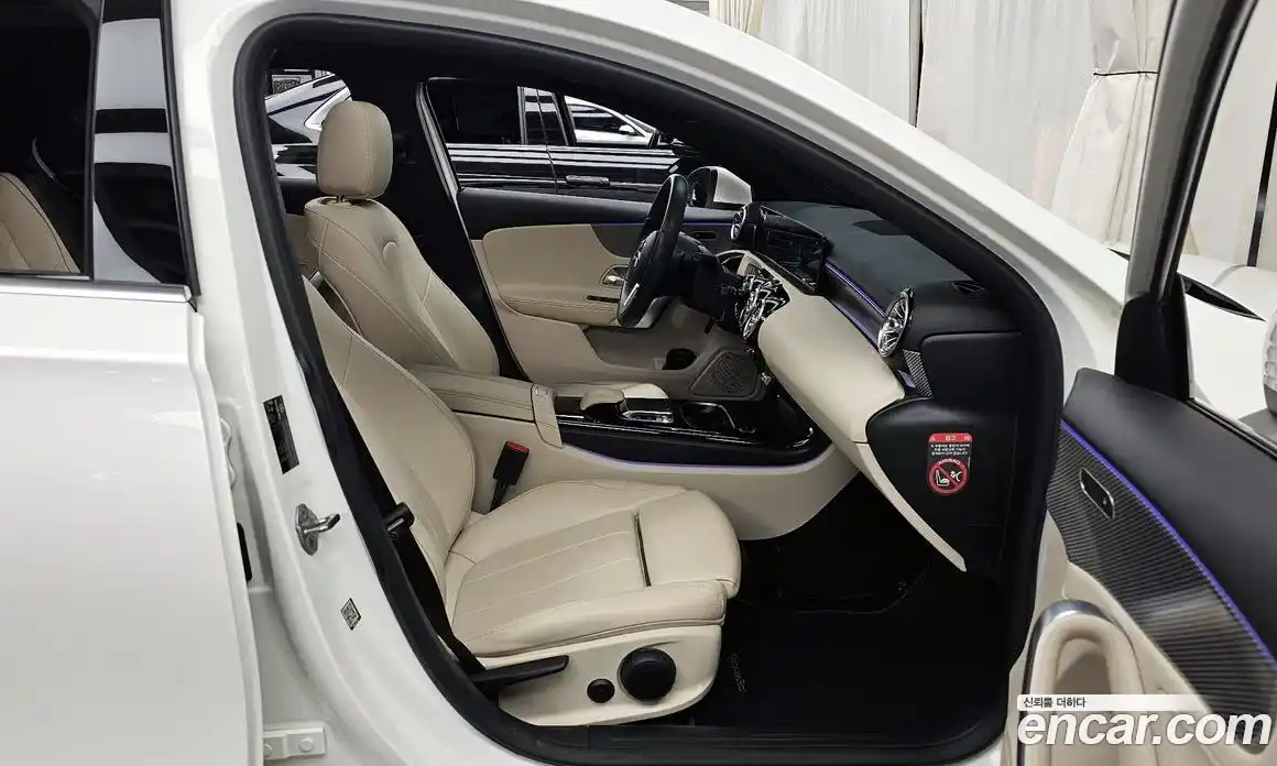 Mercedes-Benz A-Class 2020 2.0 Автомат в Москве № 542640, фото 11