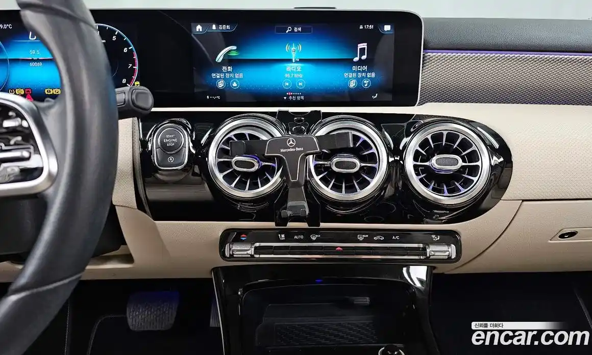 Mercedes-Benz A-Class 2020 2.0 Автомат в Москве № 542640, фото 15