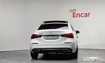 Mercedes-Benz A-Class 2020 2.0 Автомат в Москве № 542640, миниатюра 4