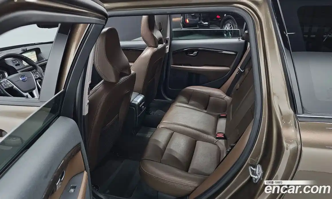 Volvo XC70 2015 2.4 Автомат в Москве № 545170, фото 12