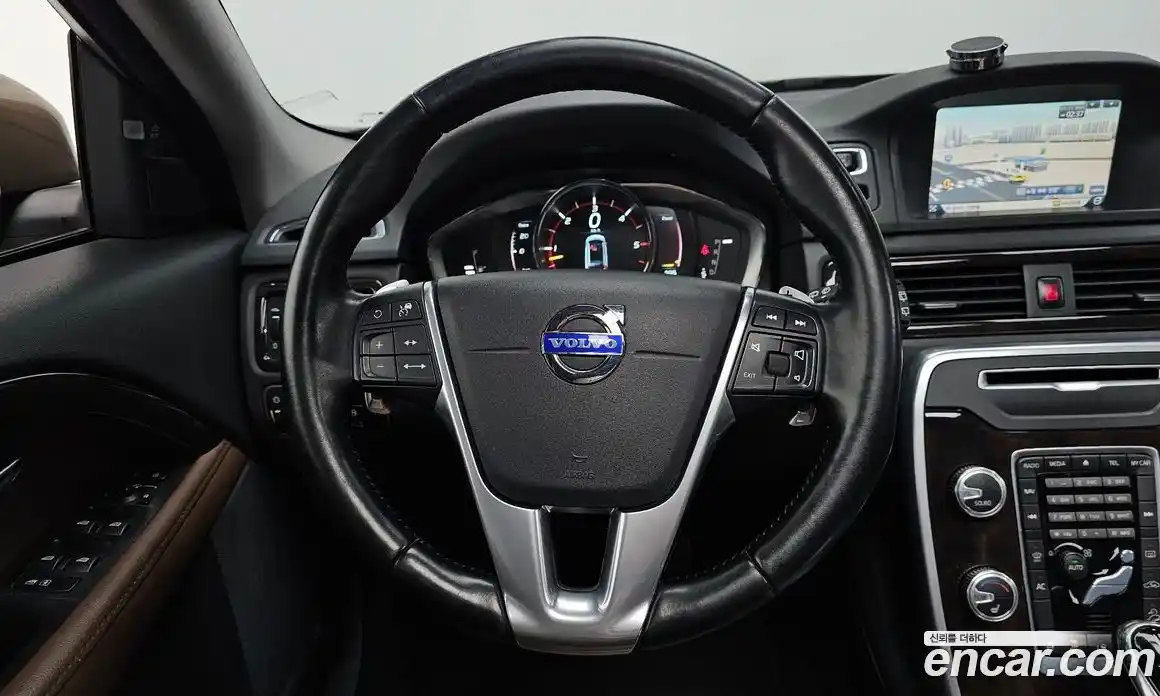 Volvo XC70 2015 2.4 Автомат в Москве № 545170, фото 13