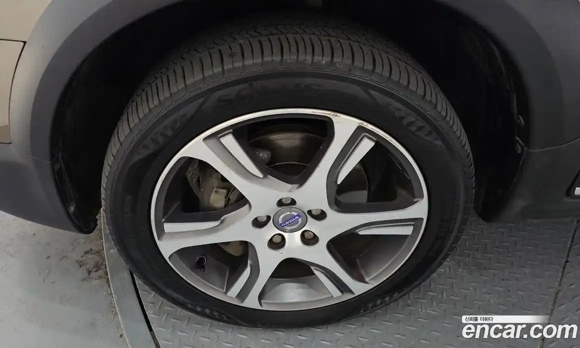 Volvo XC70 2015 2.4 Автомат в Москве № 545170, фото 5