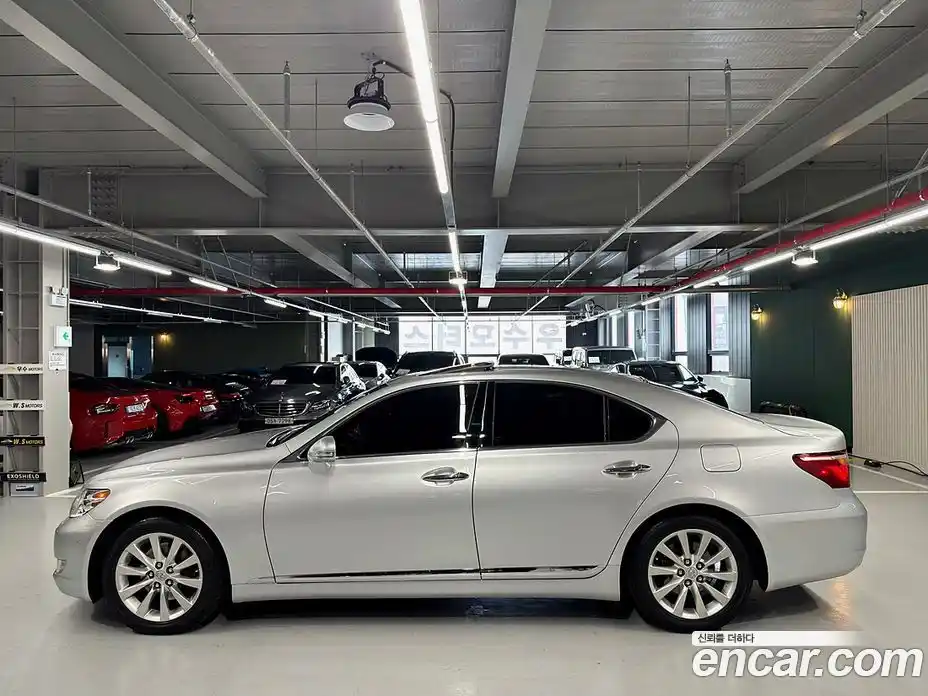 Lexus LS 2012 4.6 Автомат в Москве № 547146, фото 4