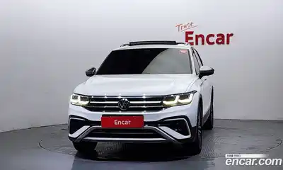 Volkswagen Tiguan 2022 2.0 Автомат в Москве № 547314, миниатюра 3