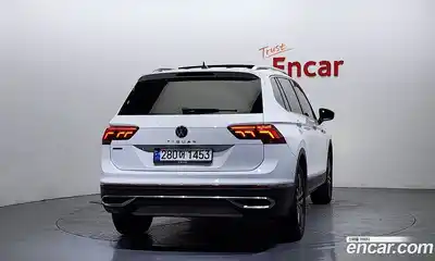 Volkswagen Tiguan 2022 2.0 Автомат в Москве № 547314, миниатюра 4