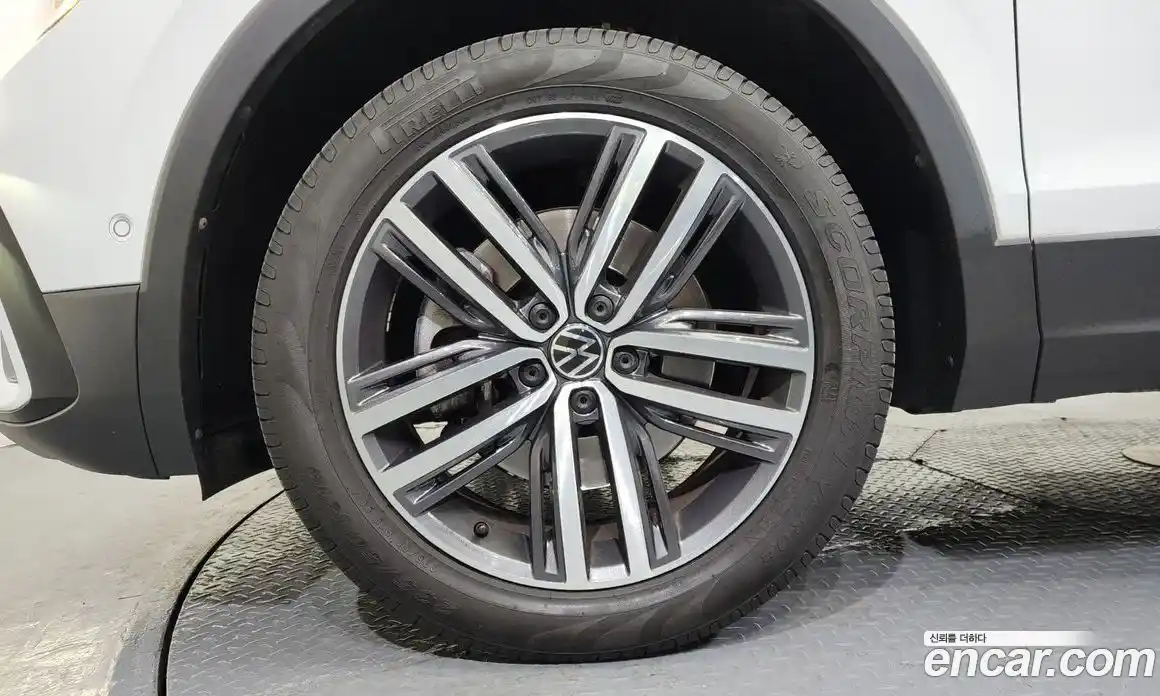 Volkswagen Tiguan 2022 2.0 Автомат в Москве № 547314, фото 5