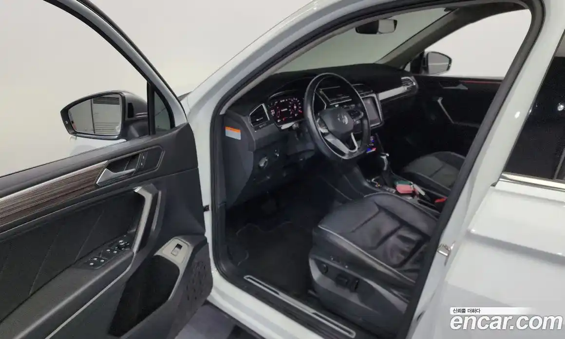 Volkswagen Tiguan 2022 2.0 Автомат в Москве № 547314, фото 10