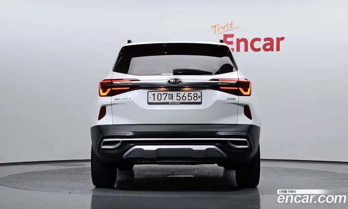 Kia Seltos 2021 1.6 Автомат в Москве № 73138, фото 16