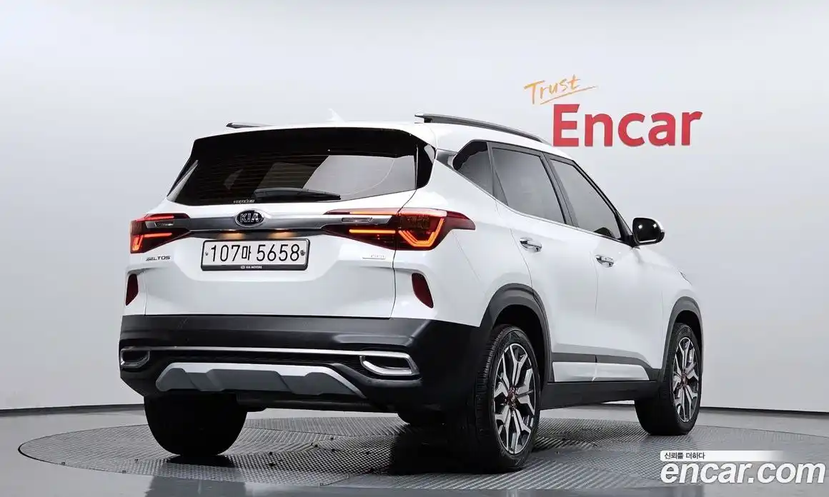 Kia Seltos 2021 1.6 Автомат в Москве № 73138, фото 7