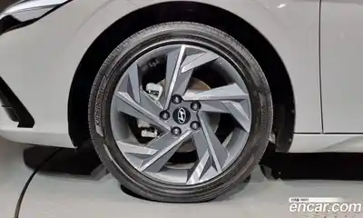 Hyundai Avante 2024 1.6 Автомат в Москве № 111606, миниатюра 12