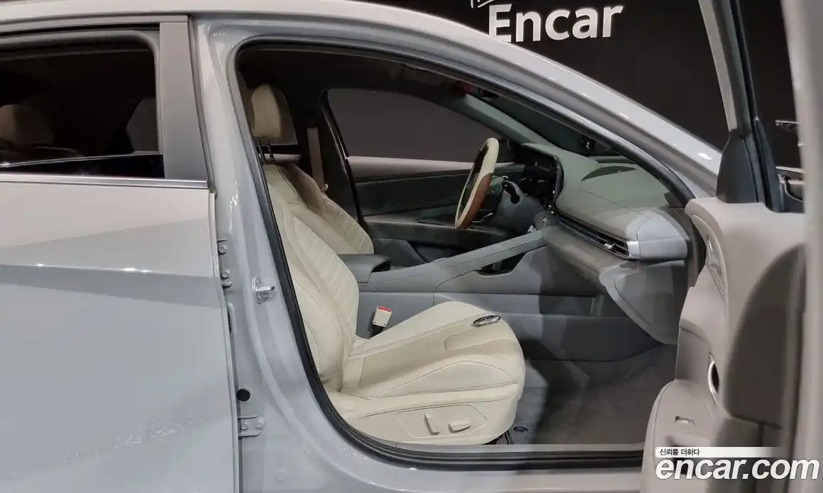 Hyundai Avante 2024 1.6 Автомат в Москве № 111606, фото 3