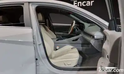 Hyundai Avante 2024 1.6 Автомат в Москве № 111606, миниатюра 3