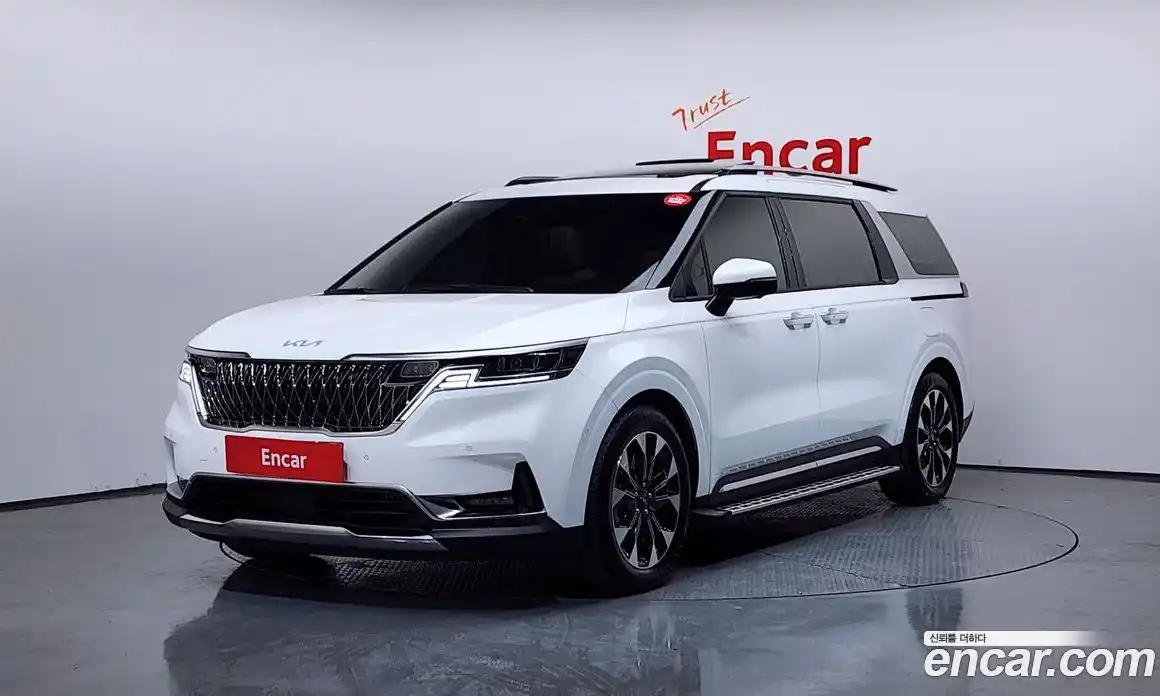 Kia Canival 2023 2.2 Автомат в Москве № 115515, фото 1