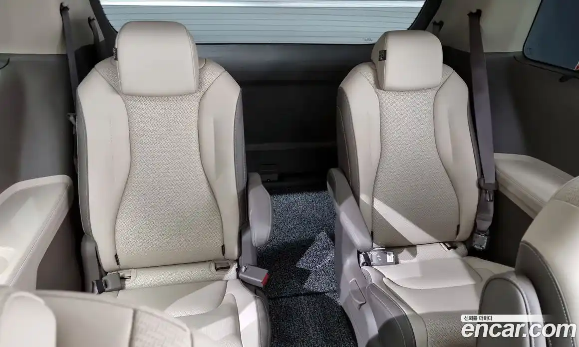 Kia Canival 2023 2.2 Автомат в Москве № 128625, фото 16