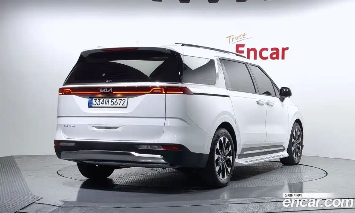 Kia Canival 2023 2.2 Автомат в Москве № 128625, фото 2