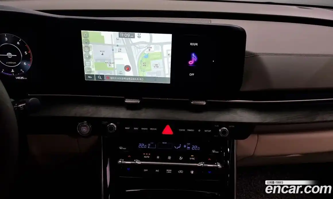 Kia Canival 2023 2.2 Автомат в Москве № 128625, фото 3