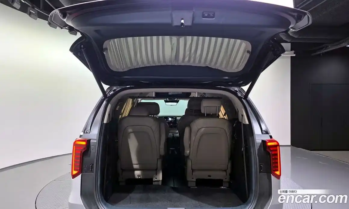 Kia Canival 2025 3.5 Автомат в Москве № 131819, фото 2