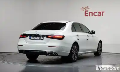 Mercedes-Benz E-Class 2021 2.0 Автомат в Москве № 139926, миниатюра 2