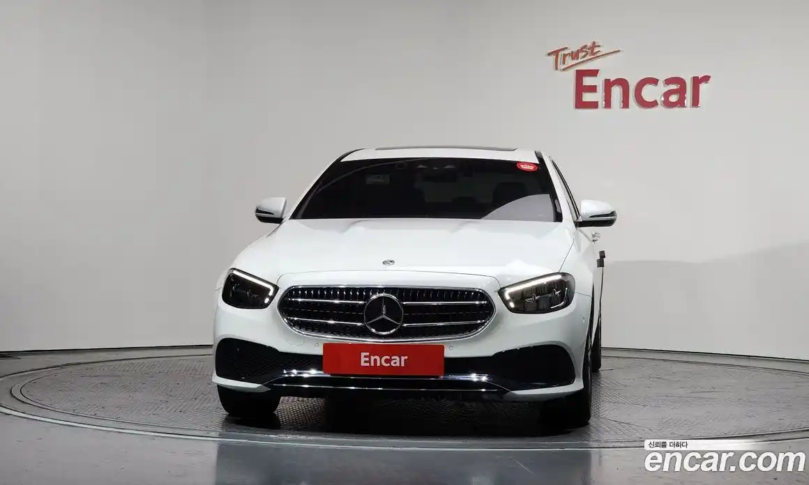 Mercedes-Benz E-Class 2021 2.0 Автомат в Москве № 139926, фото 3