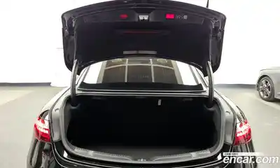 Mercedes-Benz E-Class 2023 3.0 Автомат в Москве № 141725, миниатюра 2