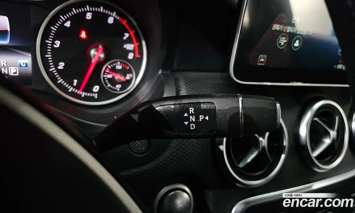 Mercedes-Benz A-Class 2018 1.6 Автомат в Москве № 142520, фото 12