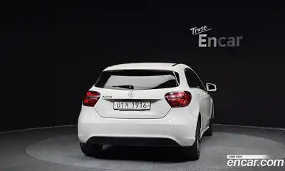 Mercedes-Benz A-Class 2018 1.6 Автомат в Москве № 142520, миниатюра 10