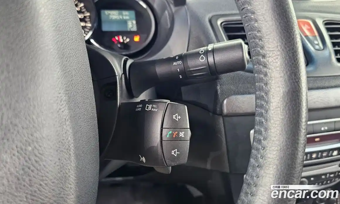 Renault SM3 2010 1.6 Автомат в Москве № 147452, фото 18