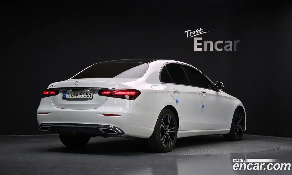 Mercedes-Benz E-Class 2021 2.0 Автомат в Москве № 150938, фото 16