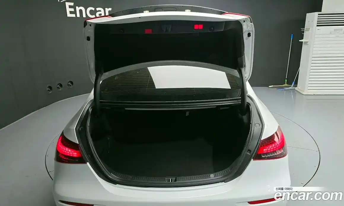 Mercedes-Benz E-Class 2021 2.0 Автомат в Москве № 150938, фото 8