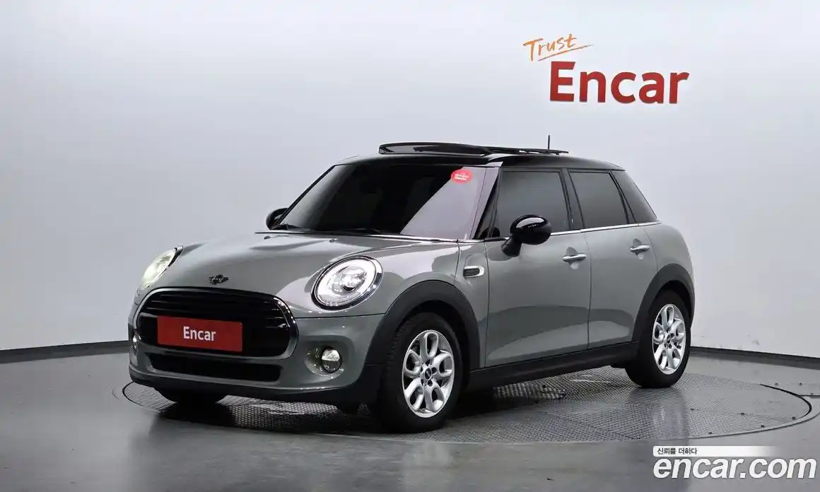 Mini Cooper 2018 1.5 Автомат в Москве № 153594, фото 17