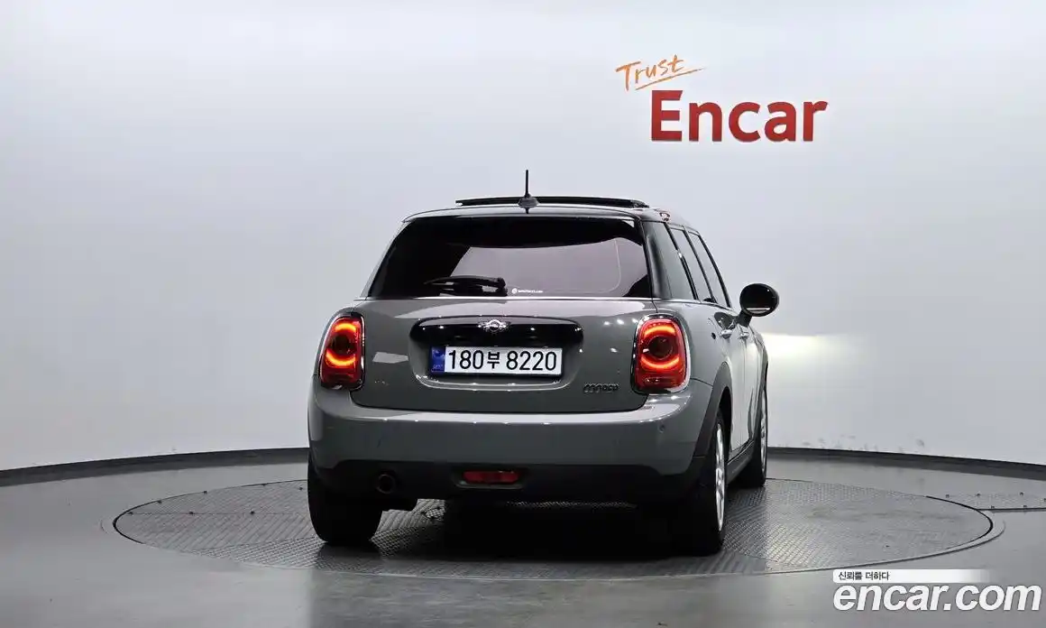 Mini Cooper 2018 1.5 Автомат в Москве № 153594, фото 10