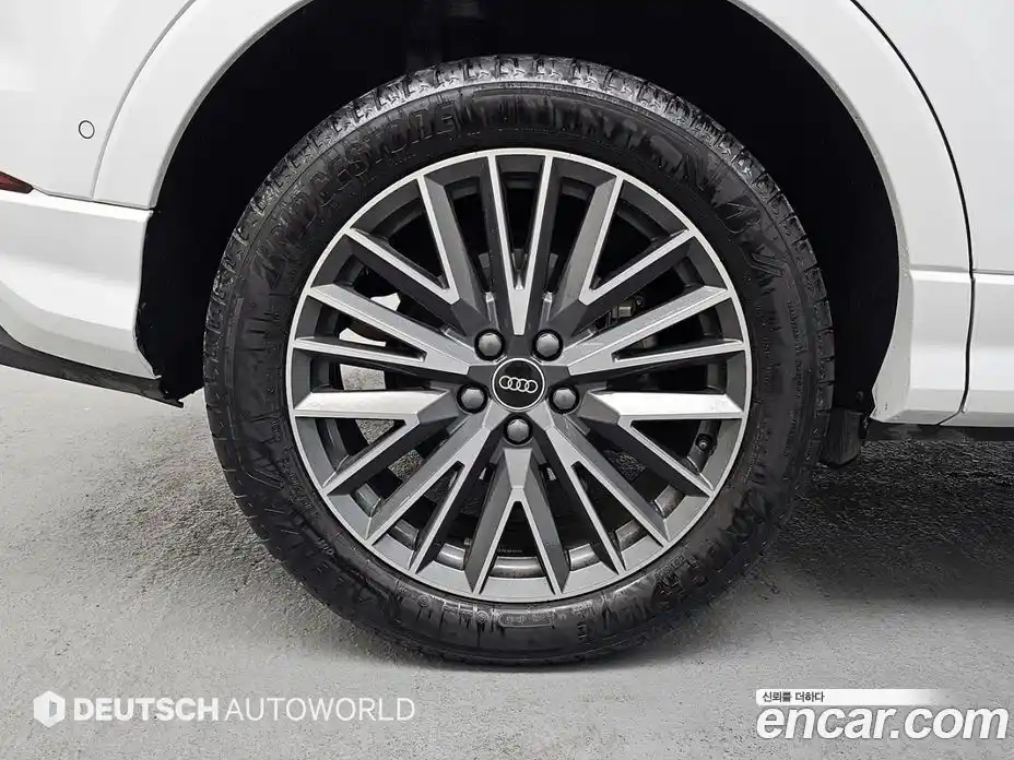 Audi Q3 2023 2.0 Автомат в Москве № 164021, фото 5