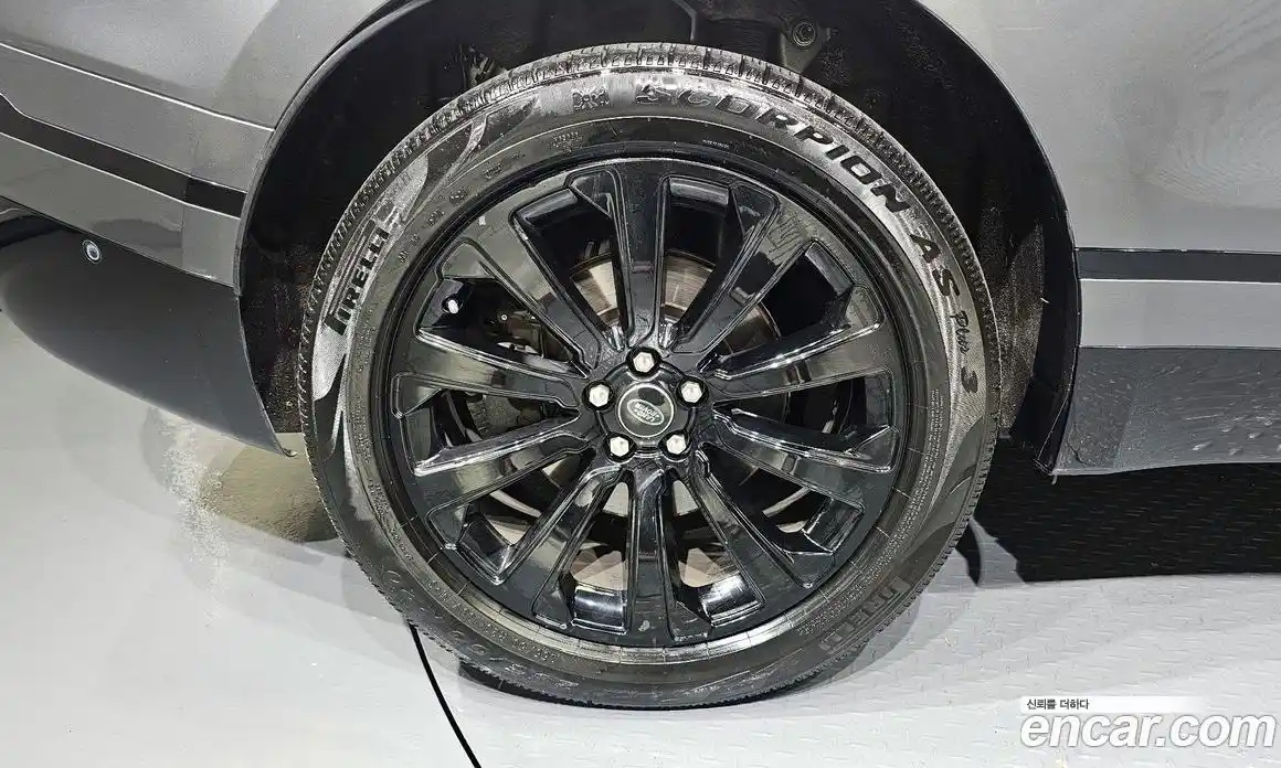 Land Rover Range-Rover Velar 2018 3.0 Автомат в Москве № 166379, фото 3