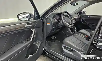 Volkswagen Tiguan 2024 2.0 Автомат в Москве № 168462, миниатюра 7
