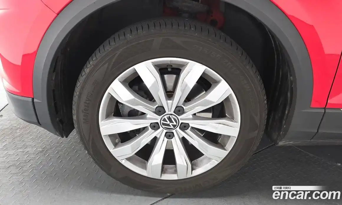 Volkswagen T-Roc 2022 2.0 Автомат в Москве № 168823, фото 9