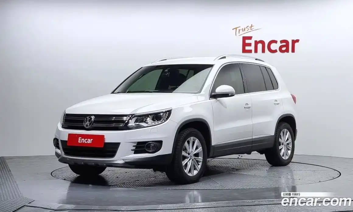 Volkswagen Tiguan 2013 2.0 Автомат в Москве № 169231, фото 1