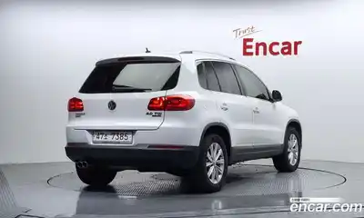 Volkswagen Tiguan 2013 2.0 Автомат в Москве № 169231, миниатюра 2
